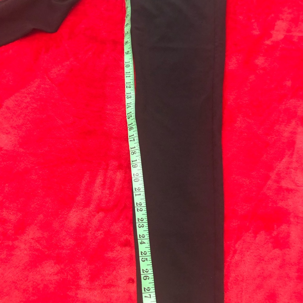 🌼🌼🌼🌼Black heavy leggings by Liverpool🌼🌼Size 8/29. Like new🌼🌼 - Picture 7 of 8